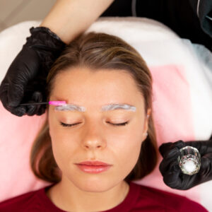 Laminado de Cejas + Lifting de Pestañas a domcilio - Maluhia SPA